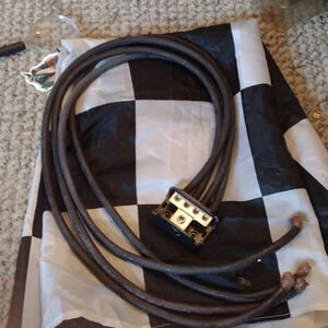 4 port stereo adapter with 4 power cables